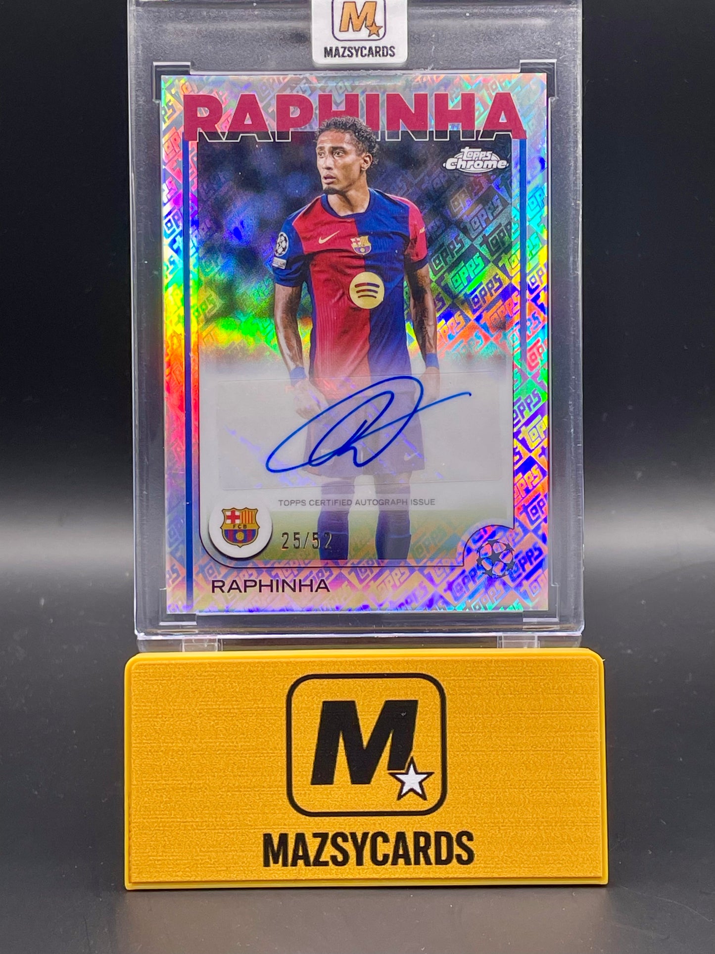 2025 Topps Chrome Topps Fractor Raphinha Auto /52 Barcelona
