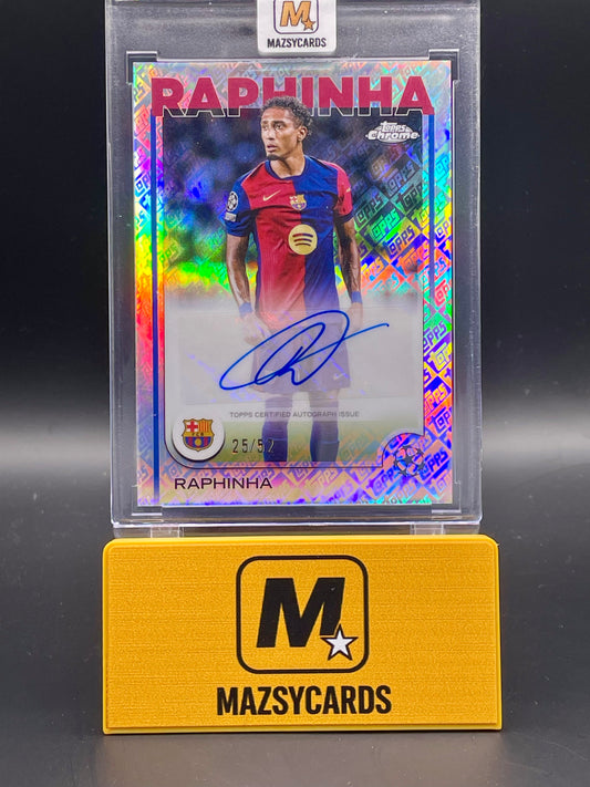 2025 Topps Chrome Topps Fractor Raphinha Auto /52 Barcelona