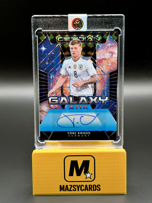 Toni Kroos Auto 2024-25 Panini Obsidian 1/1 Galaxy Germany